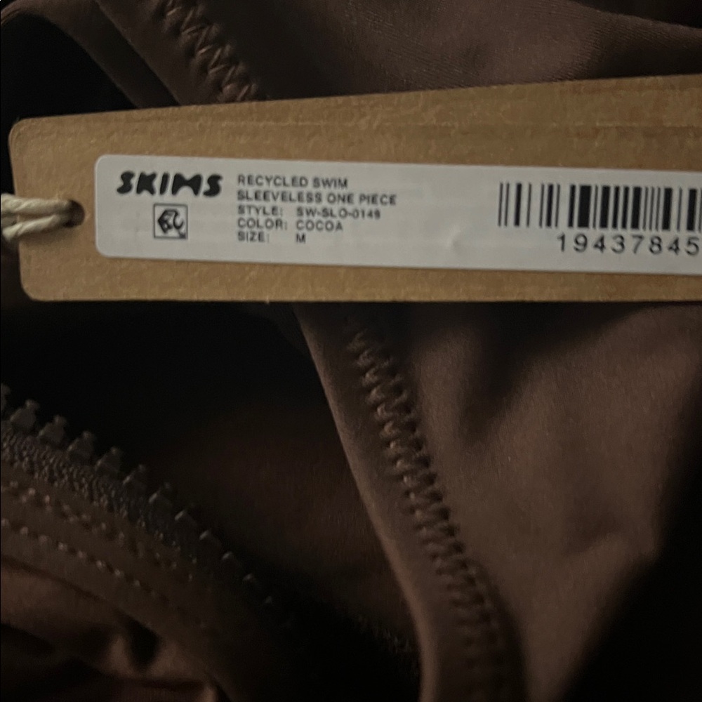 Skims swim Front Zip sleeveless One Piece - Picture 3 of 3